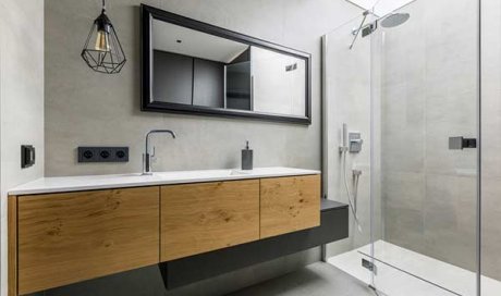 Rénovation de salle de bain bois et gris avec douche à l'italienne à Clermont-Ferrand et sa région.